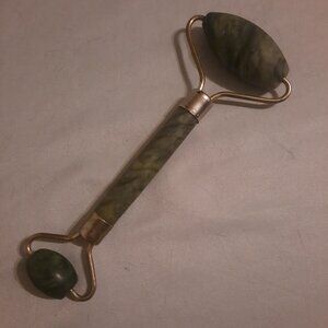 Jade face roller